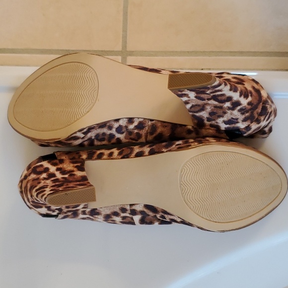 Comfortview Animal Print Pumps - Picture 11 of 12